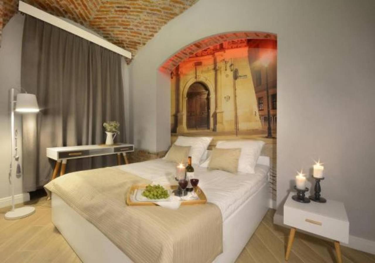 Around Market Square Apartments Krakow Room photo